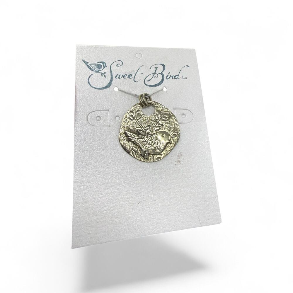 Sweet Bird Silver Bird Circle Pendant for Necklace No Chain White Metal Alloy - Picture 2 of 5